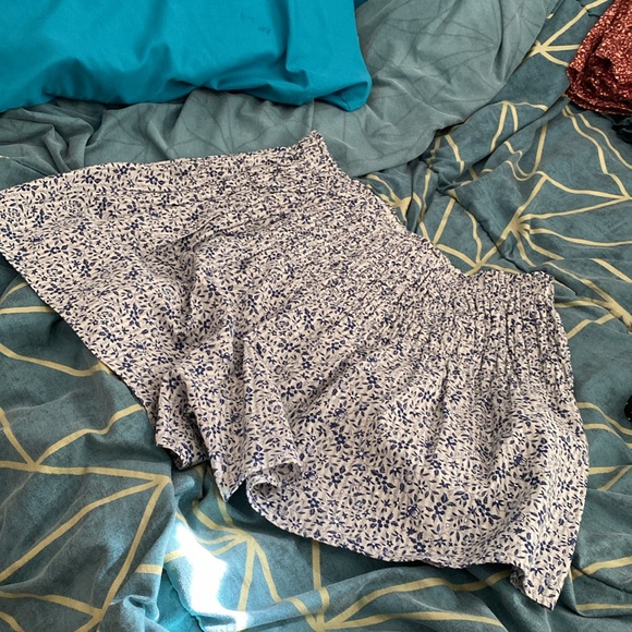 *Madewell short - Picture 2 of 4